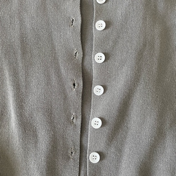 Grey button up long sleeve crop cardigan - Picture 8 of 8